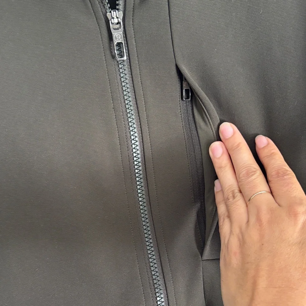 lululemon athletica Men's Jacket in Dark Green